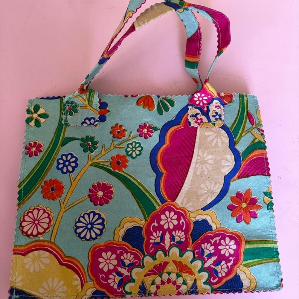 Sarah Shaw Brand Floral Hand Bag